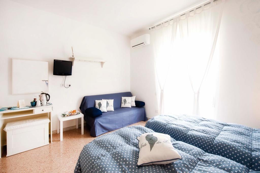A Due Passi Bed & Breakfast Forte dei Marmi Bagian luar foto